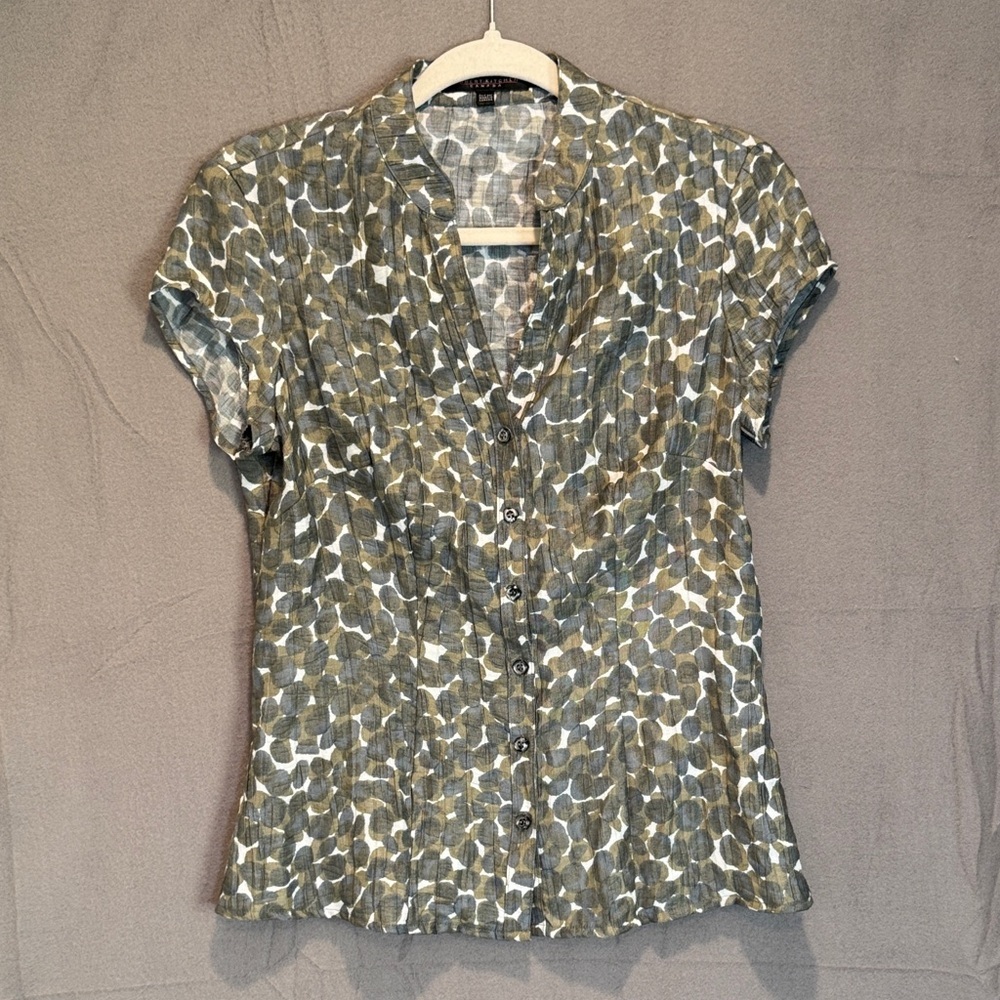 Stylish Green and White Patterned Blouse
